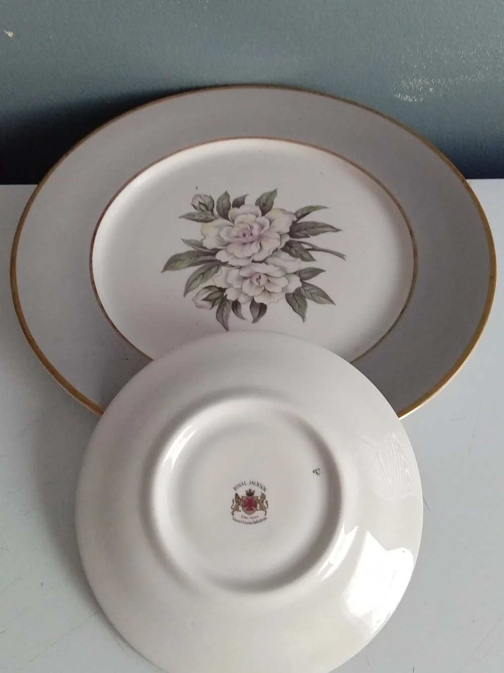Floral Gold-Trim Dinner Plate and Bowl Set - Gray and White